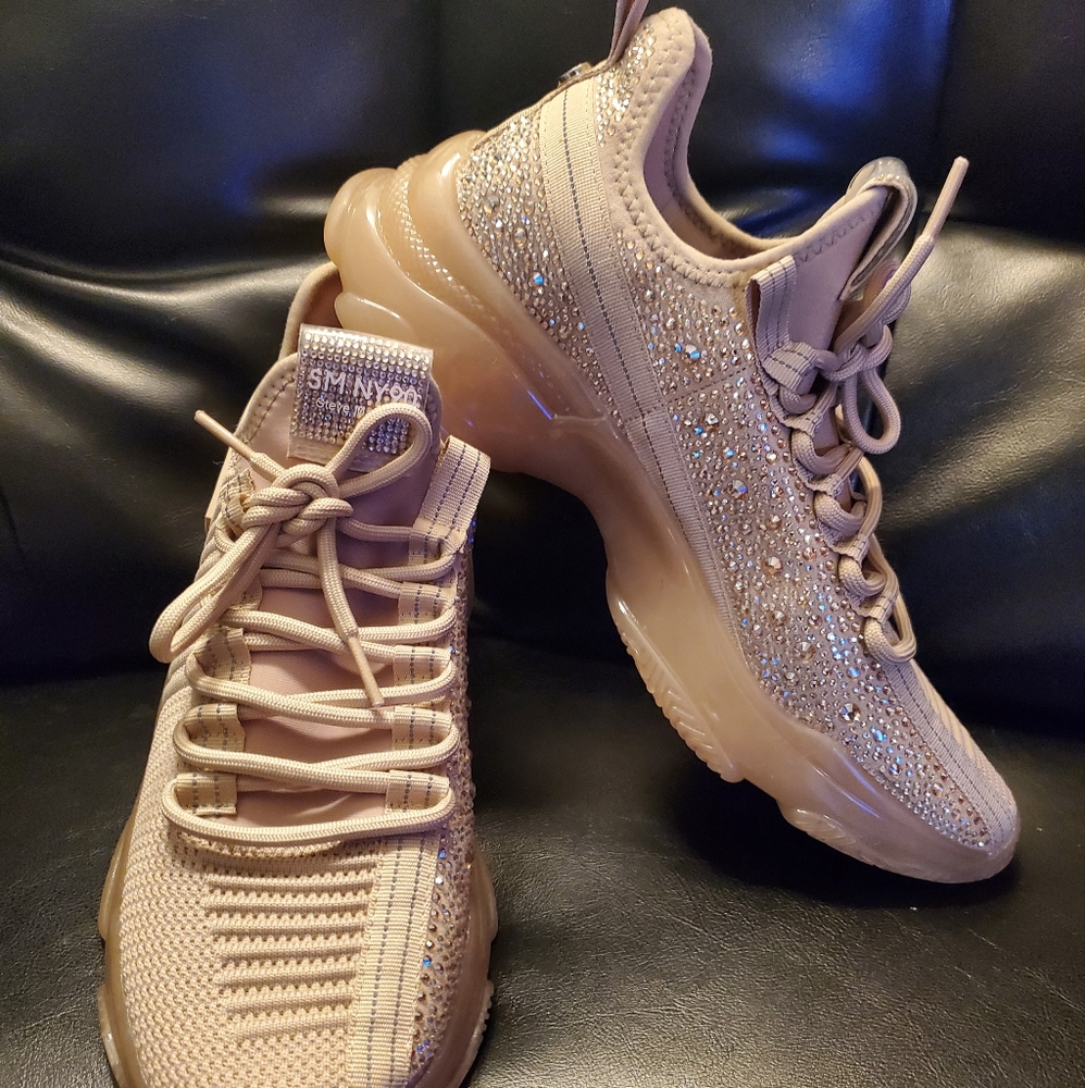 Steve Madden Maxima Blush size 10